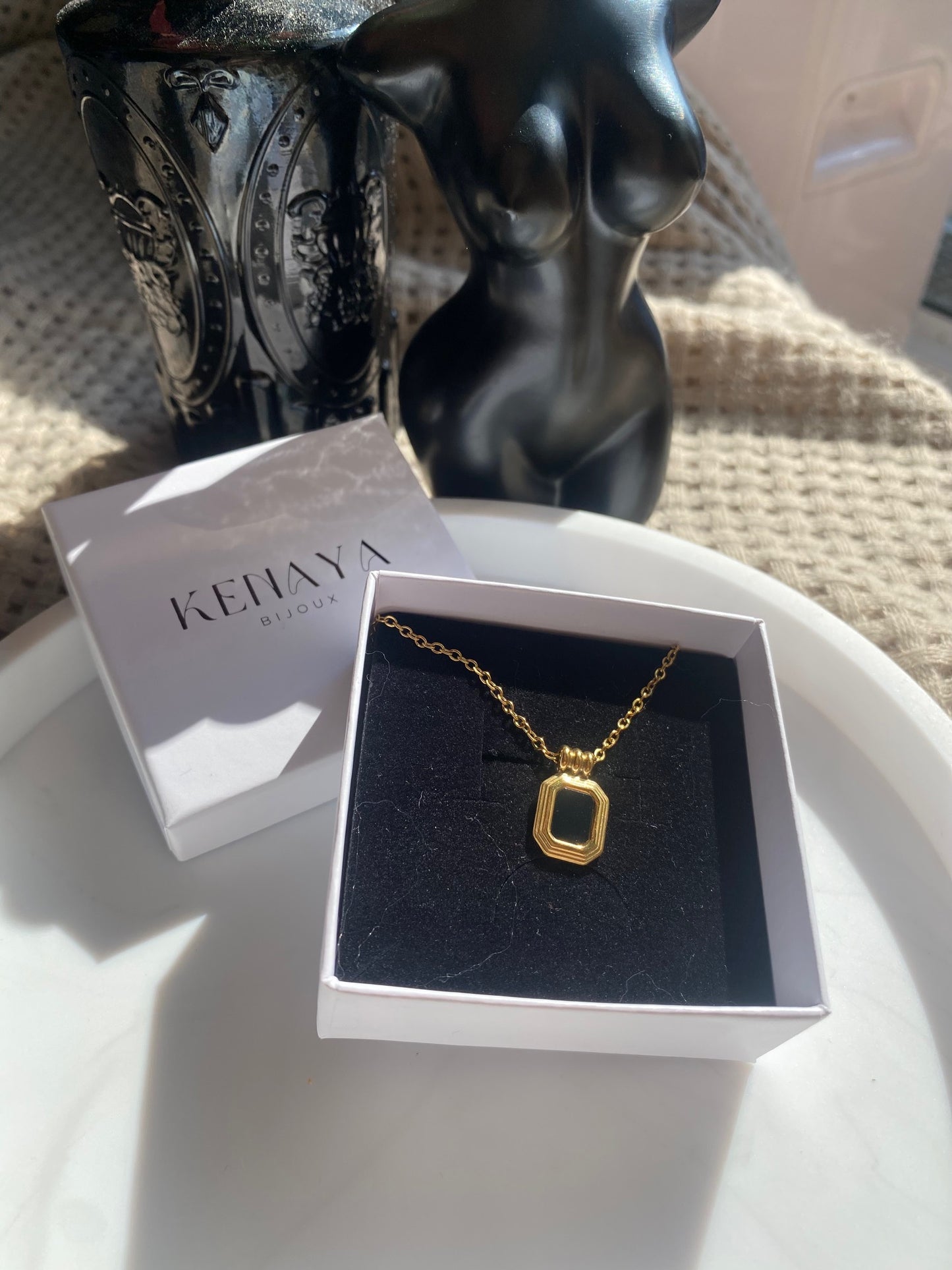 Le collier Ébène